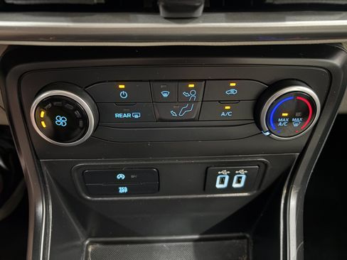 Used 2022 Ford EcoSport S AWD/4WD image 16