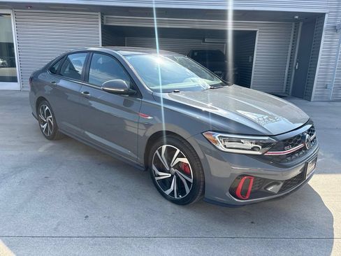 Used 2024 Volkswagen Jetta GLI Autobahn FWD image 3