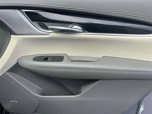 Used 2023 Cadillac XT6 Premium Luxury image 23