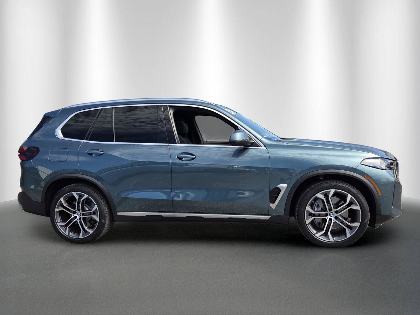 Used 2026 BMW X5 xDrive50e w/ Executive Package AWD/4WD image 8