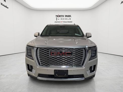 Used 2023 GMC Yukon Denali w/ Denali Reserve Package AWD/4WD image 8