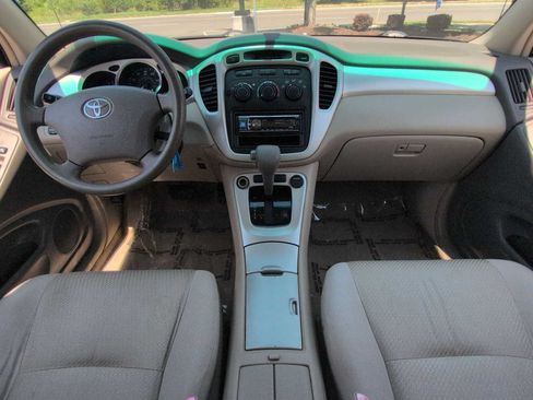 Used 2004 Toyota Highlander 2WD V6 image 15