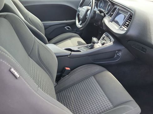 Used 2018 Dodge Challenger SXT RWD image 13