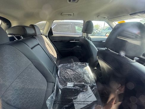 Certified 2025 Kia Seltos S image 4