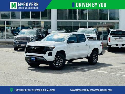 Used 2025 Chevrolet Colorado Z71 w/ Technology Package AWD/4WD image 1