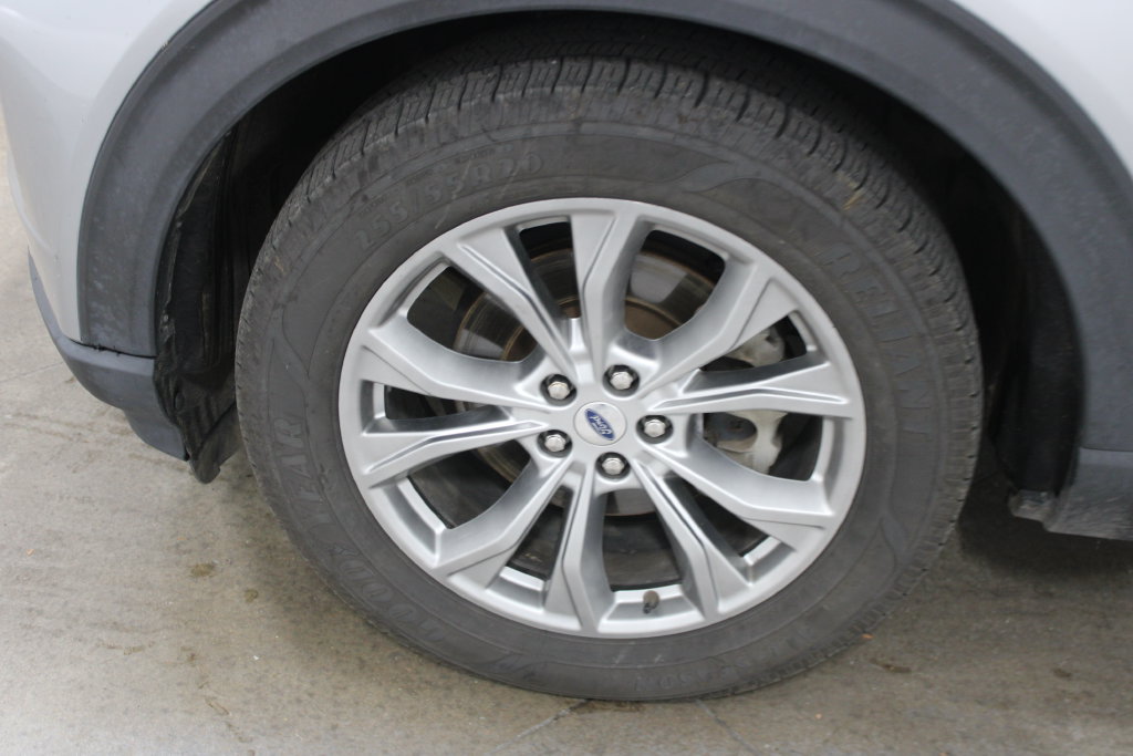Used 2021 Ford Explorer Limited w/ Equipment Group 301A RWD image 32