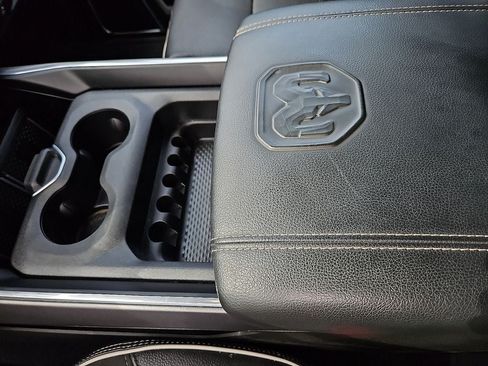 Used 2025 RAM 3500 Laramie AWD/4WD image 26