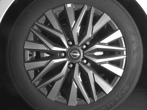 Used 2025 Nissan Altima 2.5 SV FWD image 12