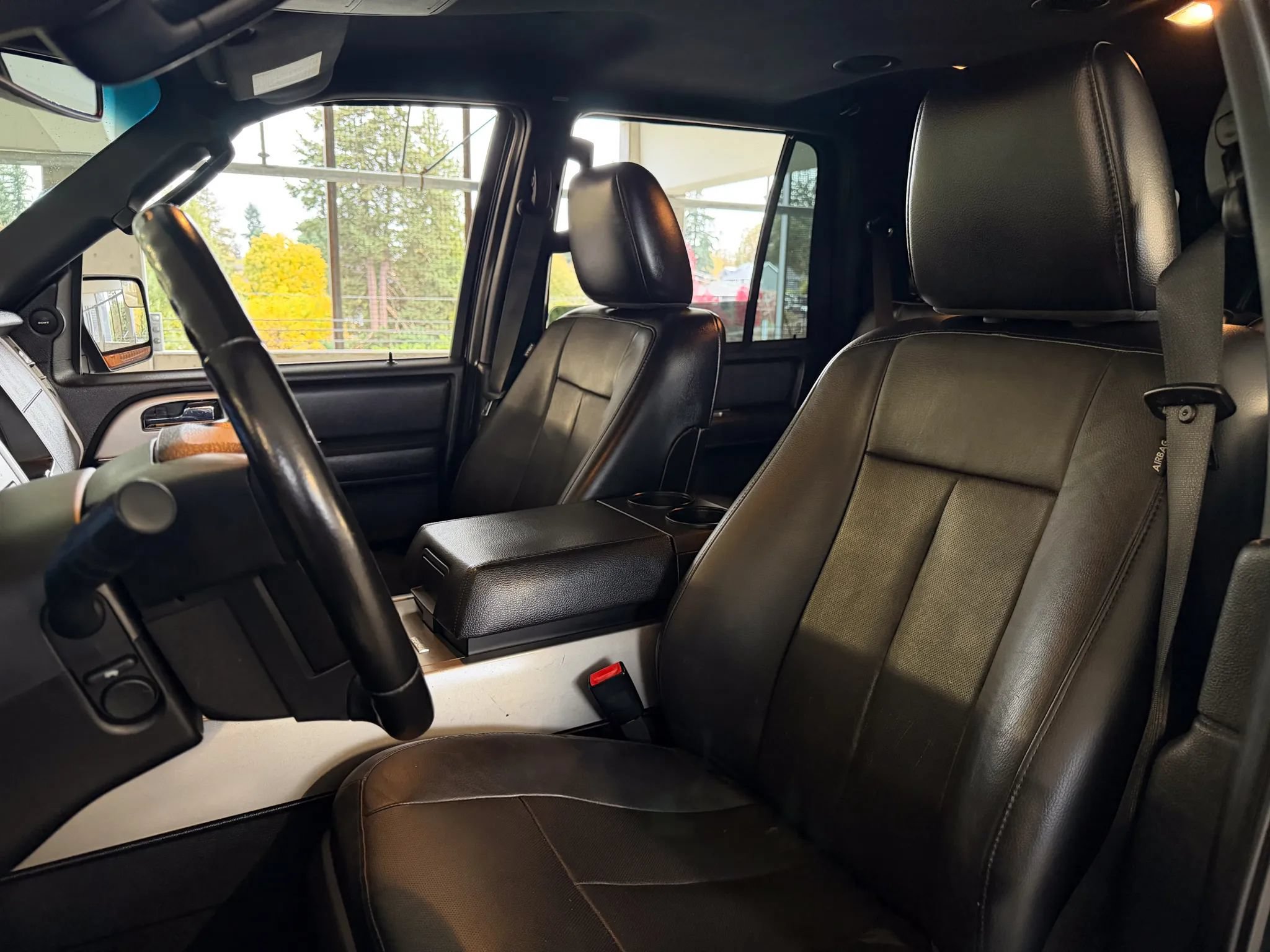 Used 2015 Ford Expedition EL XLT w/ Equipment Group 202A AWD/4WD image 19