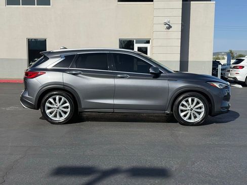 Used 2019 INFINITI QX50 Essential w/ Premium Heat Package AWD/4WD image 4
