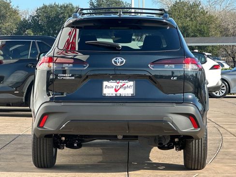 Certified 2026 Toyota Corolla Cross LE image 6