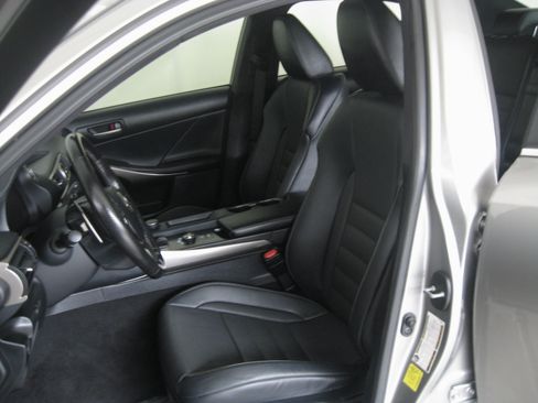 Used 2020 Lexus IS 350 F Sport w/ F Sport Package image 9