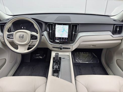 Used 2025 Volvo XC60 B5 Plus w/ Climate Package AWD/4WD image 13