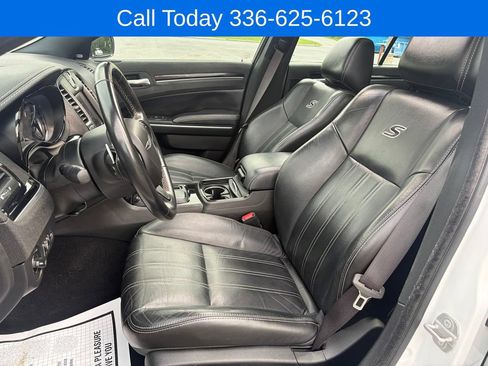 Used 2022 Chrysler 300 S RWD image 15