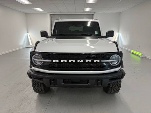 New 2025 Ford Bronco Badlands image 2