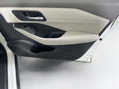 Used 2023 Nissan Rogue SL FWD image 31