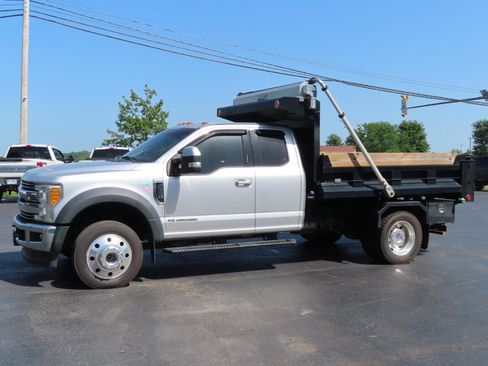 Used 2017 Ford F550 4x4 SuperCab Super Duty image 2