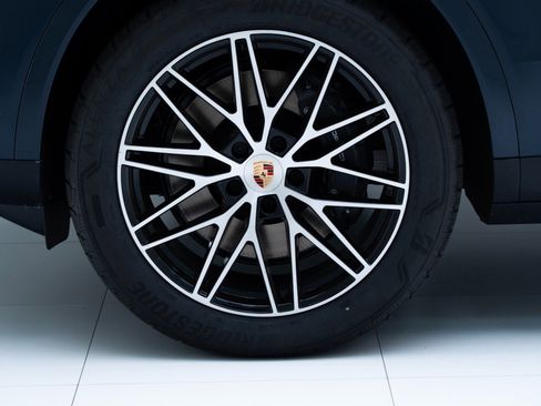 New 2026 Porsche Cayenne image 12