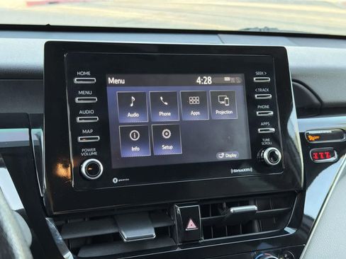 Used 2022 Toyota Camry LE image 14