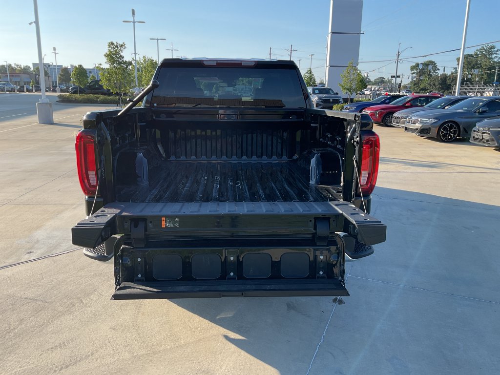 Used 2025 GMC Sierra 1500 SLT AWD/4WD image 9