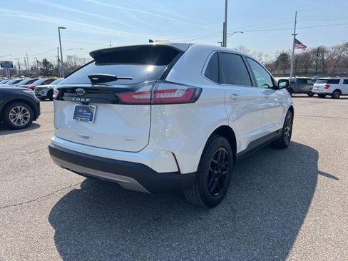 Certified 2023 Ford Edge SEL w/ Convenience Package AWD/4WD image 4