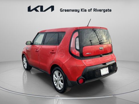 Used 2016 Kia Soul + image 5