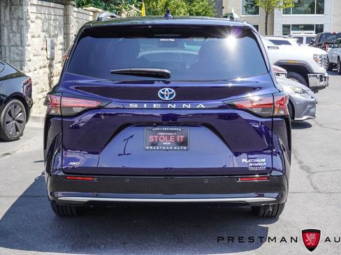 Used 2023 Toyota Sienna Platinum AWD/4WD image 14