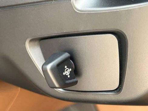 Used 2021 BMW X5 M w/ Executive Package image 74