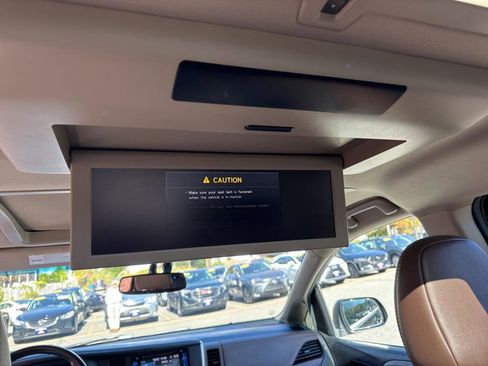 Used 2017 Toyota Sienna Limited Premium w/ Advanced Technology Package image 26