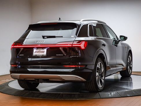 Used 2021 Audi e-tron Premium Plus w/ Premium Plus Package image 7