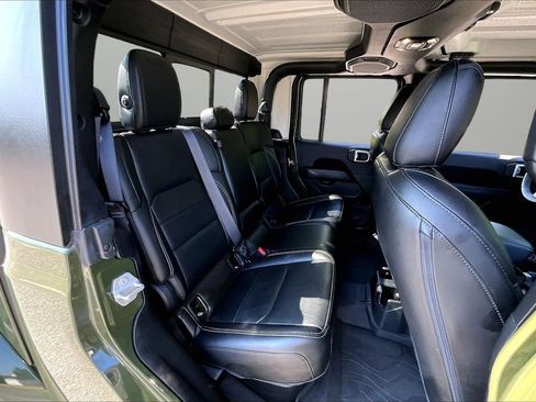 Used 2022 Jeep Gladiator Overland w/ Popular Equipment Package AWD/4WD image 24