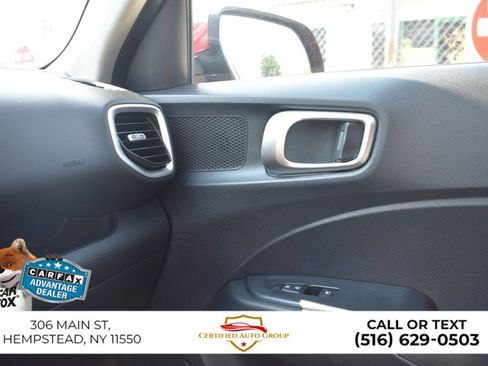 Used 2026 Hyundai Venue SEL FWD image 21