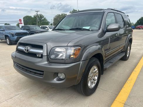 Used 2006 Toyota Sequoia Limited AWD/4WD image 3