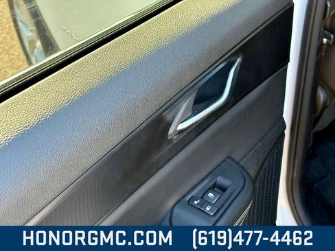 Used 2023 Jeep Grand Cherokee L Laredo image 18