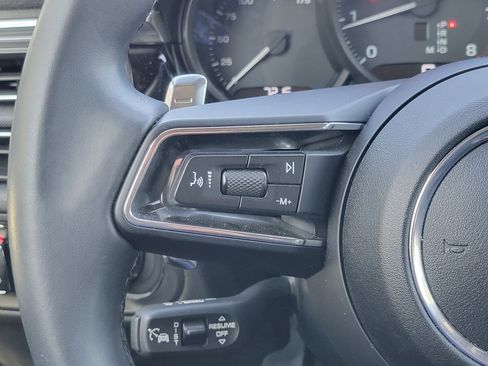 Used 2025 Porsche Macan image 13