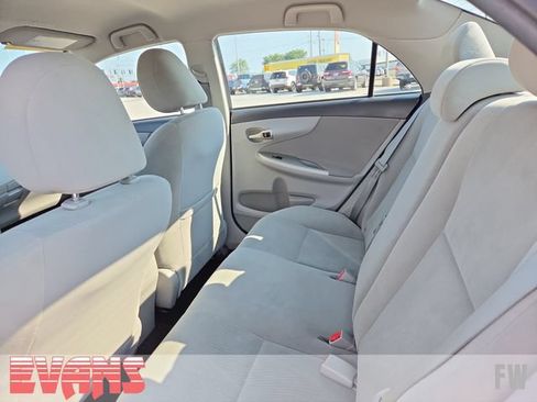 Used 2013 Toyota Corolla LE FWD image 19