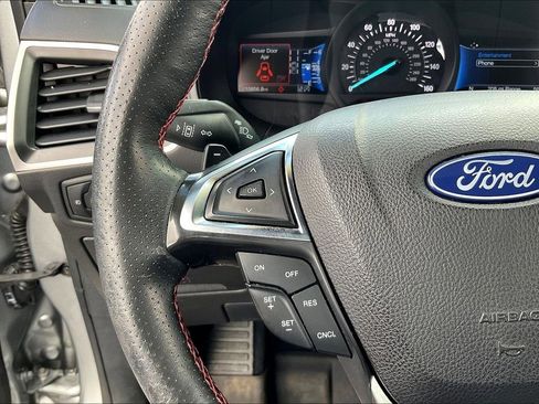 Used 2023 Ford Edge ST-Line w/ Class II Trailer Tow Package AWD/4WD image 15