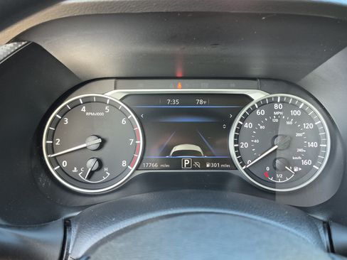Certified 2024 Nissan Sentra SV FWD image 34