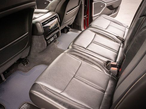 Used 2024 Jeep Wagoneer Series II w/ Flexible Seating Group AWD/4WD image 27