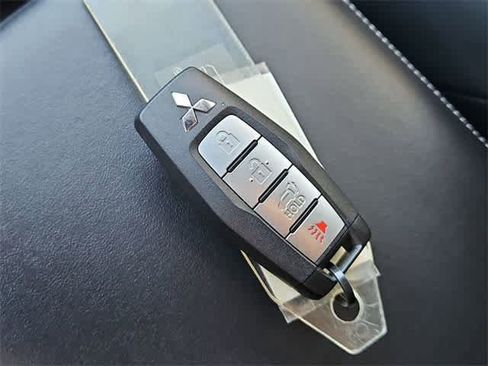 Used 2022 Mitsubishi Outlander SE image 35