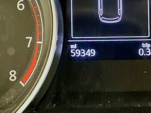 Used 2017 Volkswagen Golf S image 19