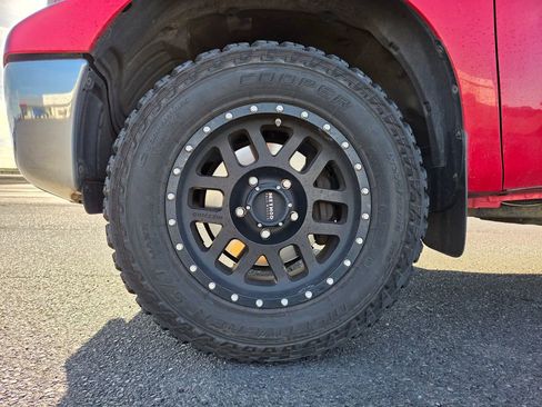 Used 2010 Toyota Tundra 4x4 Double Cab image 11