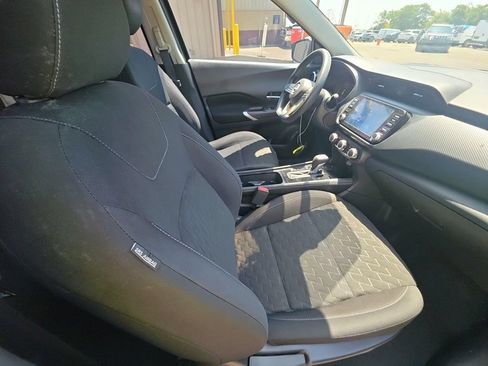 Used 2023 Nissan Kicks SV FWD image 6