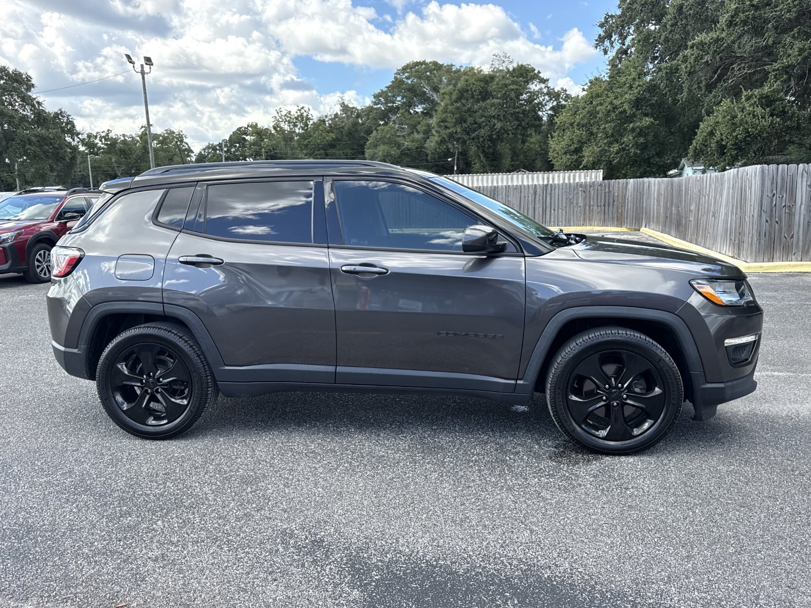 Used 2019 Jeep Compass Latitude FWD image 6