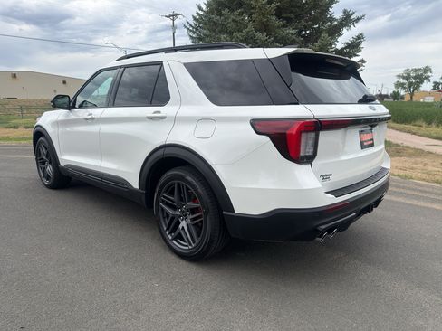 Used 2025 Ford Explorer ST AWD/4WD image 6