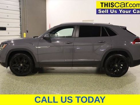 Used 2021 Volkswagen Atlas Cross Sport SE w/ Panoramic Sunroof Package FWD image 5