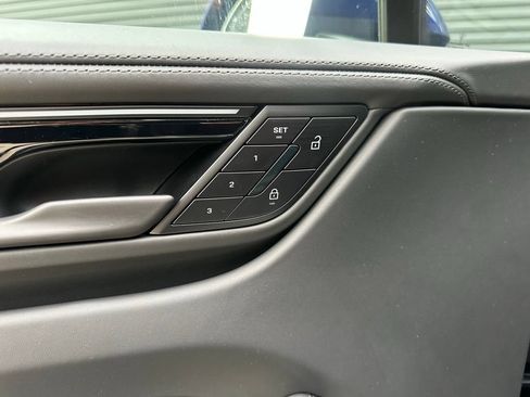 Used 2026 Porsche Macan Electric RWD image 20