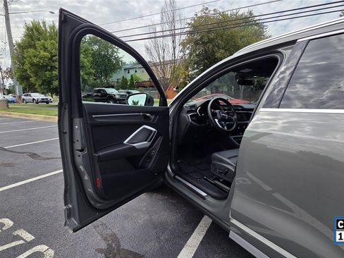 Used 2023 Audi Q3 2.0T Premium Plus w/ Premium Plus Package AWD/4WD image 12