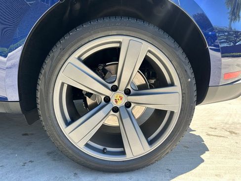 Used 2025 Porsche Macan image 35