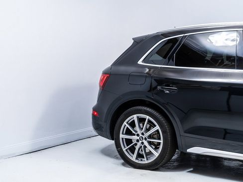 Used 2021 Audi Q5 e Premium Plus w/ Premium Plus Package image 11